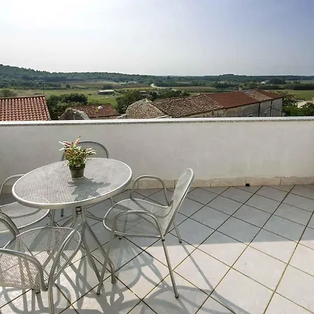 Holiday home In 35381 *