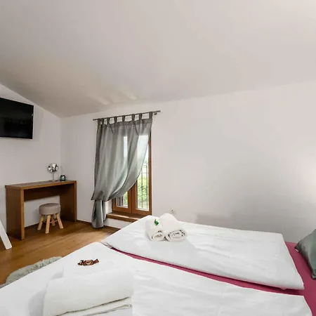 In 35381 Vikendica Porec